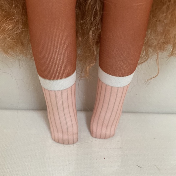 Na! Na! Na! Surprise Teens Slumber Party Fashion Doll 11” tall - Picture 5 of 14